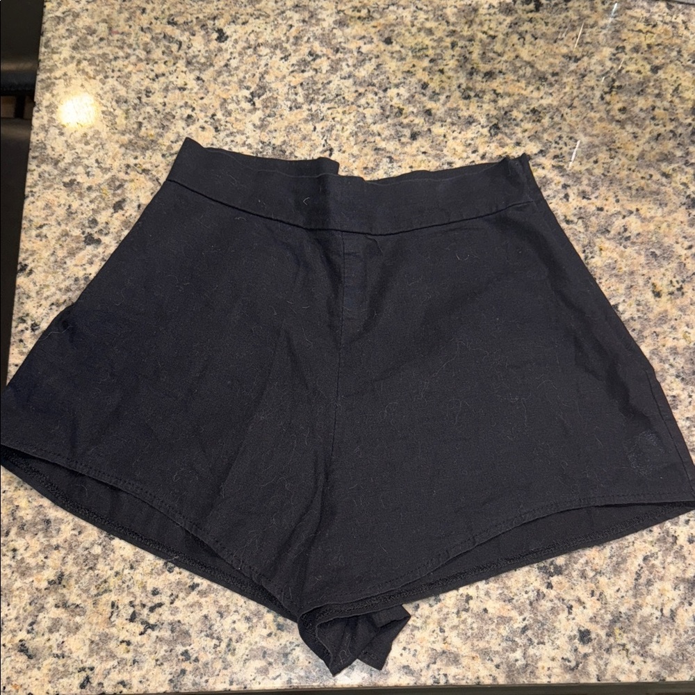 White Fox Boutique High Waist Black Shorts